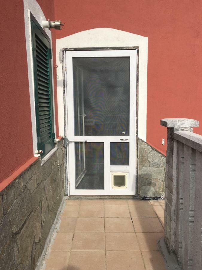 شقة La Casa Di Zoe Uscio المظهر الخارجي الصورة